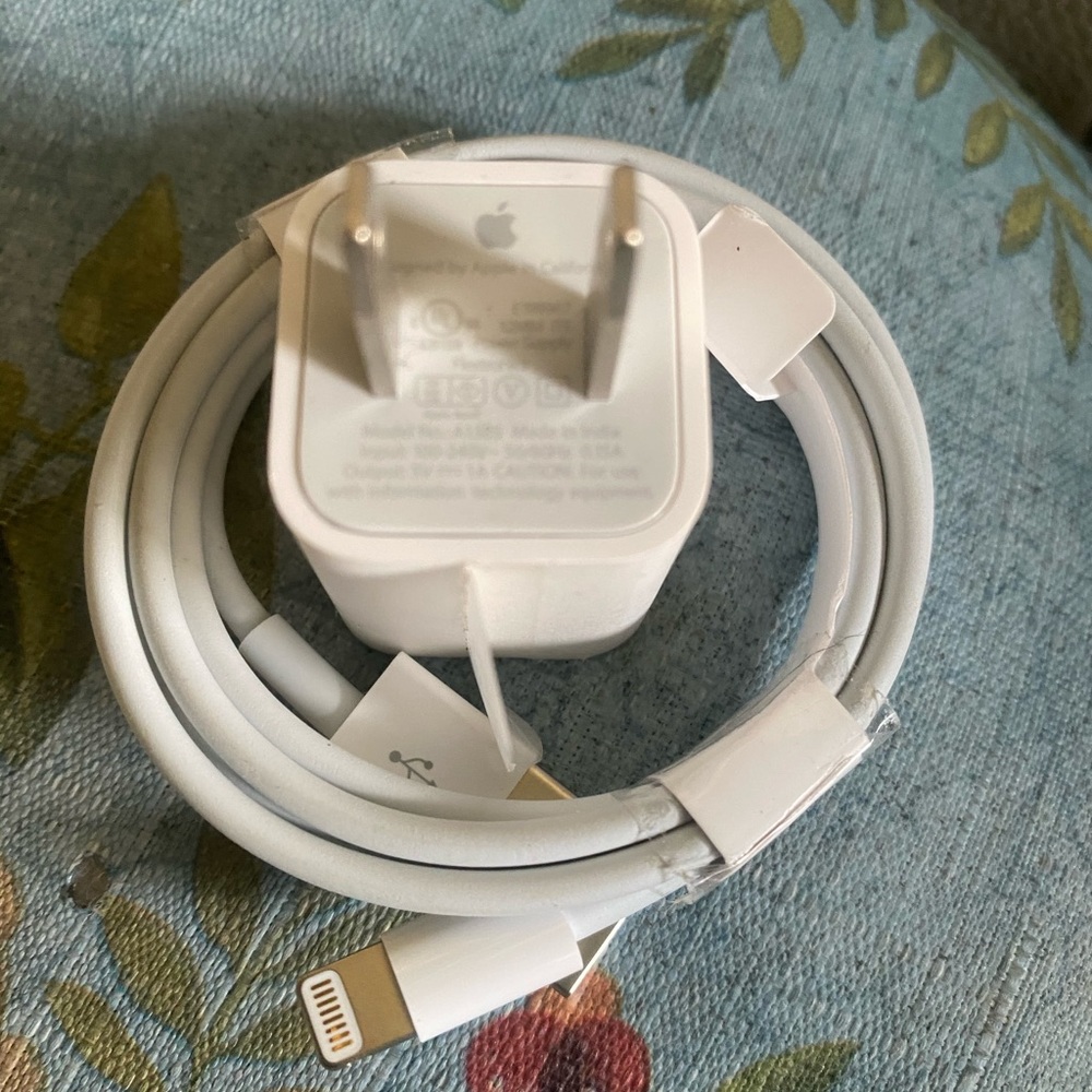 Apple Lightning To USB Cable and Power Adapter